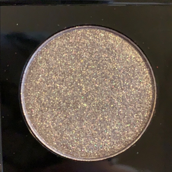 ❄️Betty Boop Eyeshadow gray sparkly eyeshadow - Picture 2 of 4